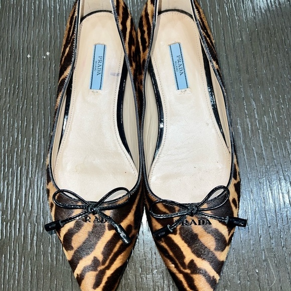 Prada leopard print flats 37 1/2 preowned excellent condition. Authentic - Picture 1 of 8